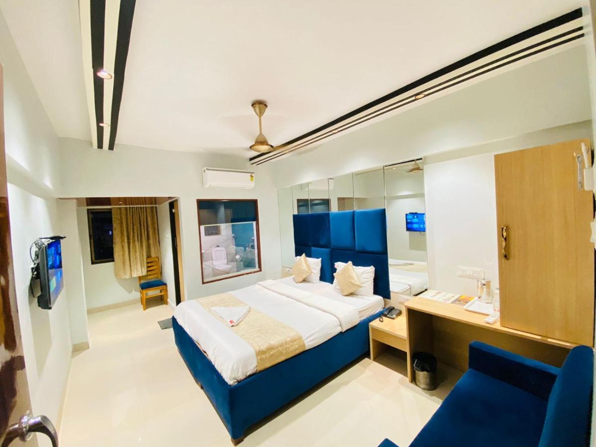 Hotel Vashi Inn นาวีมุมไบ ภายนอก รูปภาพ