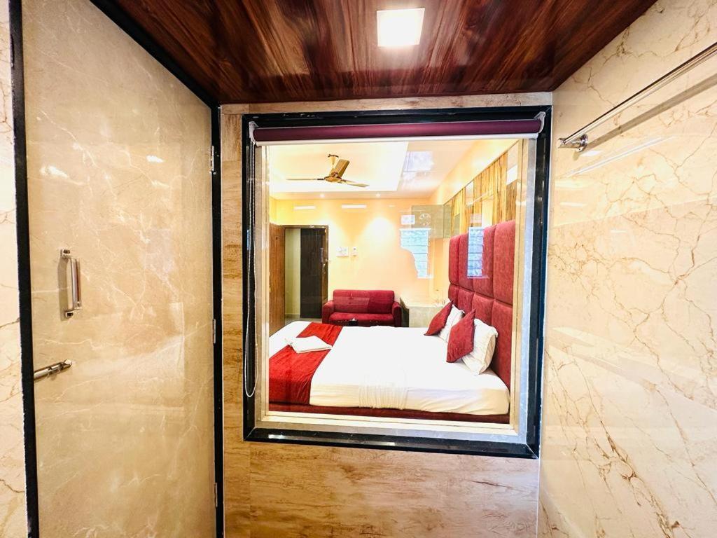 Hotel Vashi Inn นาวีมุมไบ ภายนอก รูปภาพ