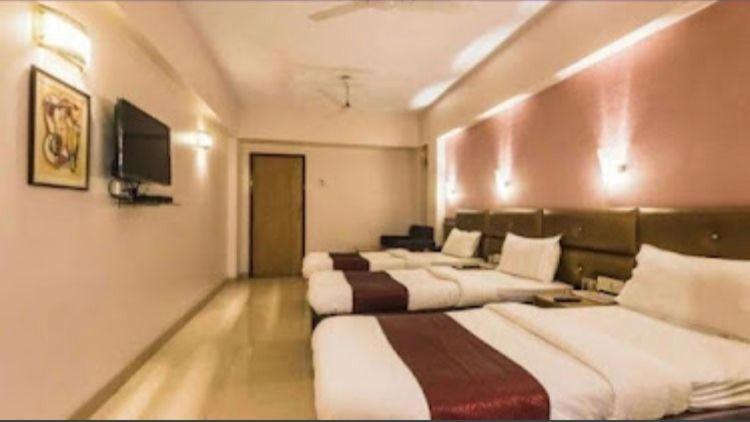 Hotel Vashi Inn นาวีมุมไบ ภายนอก รูปภาพ